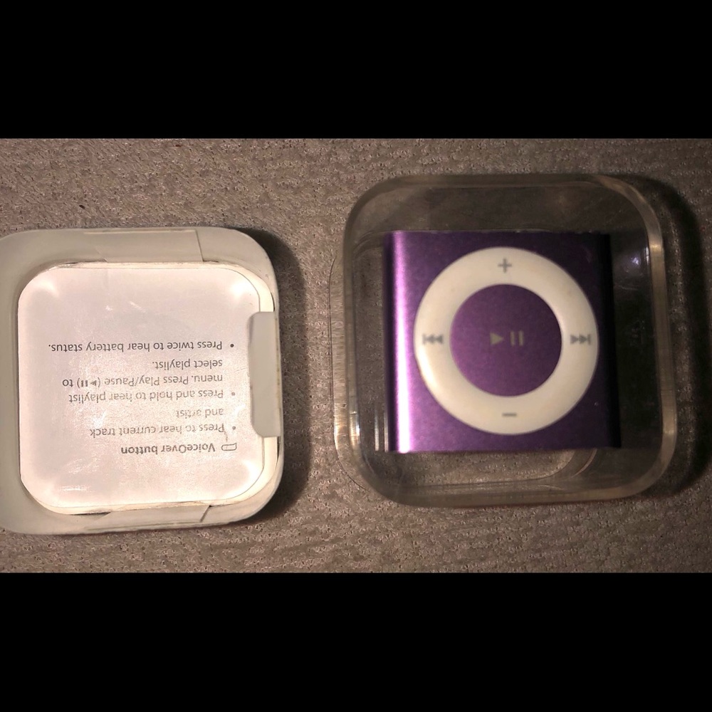 AirPods shuffle